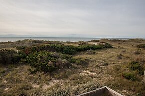 The Sunny Spot 4 Bedroom Cottage by RedAwning