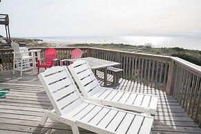 The Sunny Spot 4 Bedroom Cottage by RedAwning