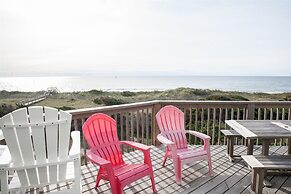 The Sunny Spot 4 Bedroom Cottage by RedAwning