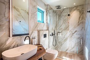 Artion Boutique by Enorme