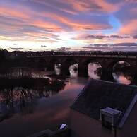 Tay Pearls - Tay Chambers Apartment