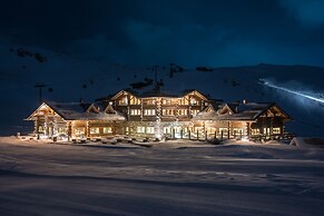 Sunny Valley Mountain Lodge