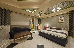 Nagano Coco Club - Adults Only