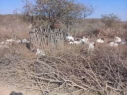 Omapaha Traditional Hut