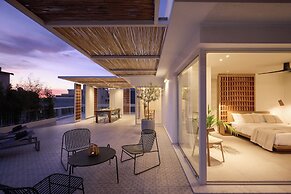 Sea View Beach Penthouse – Athens Coast