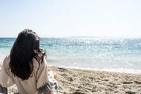 Sea View Beach Penthouse – Athens Coast