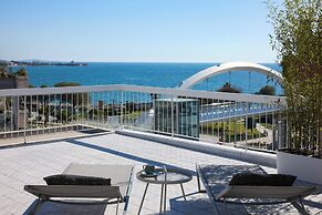 Sea View Beach Penthouse – Athens Coast