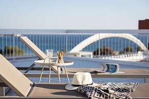 Sea View Beach Penthouse – Athens Coast