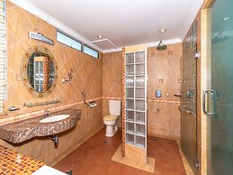 OYO 89864 Hotel Holiday Park