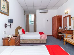 OYO 89864 Hotel Holiday Park