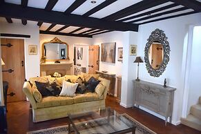 Luxury Cottage Near Windsor Castle