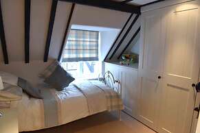 Luxury Cottage Near Windsor Castle
