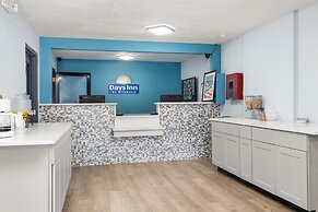 Days Inn by Wyndham Albuquerque I-25