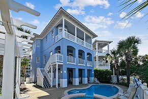 Paradise Pointe - Gorgeous 4 BR home with pool by RedAwning