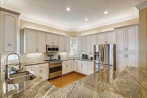 Paradise Pointe - Gorgeous 4 BR home with pool by RedAwning