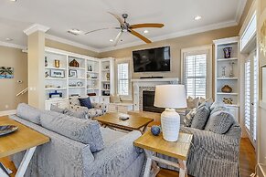 Paradise Pointe - Gorgeous 4 BR home with pool by RedAwning