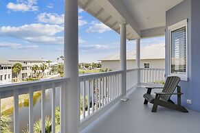 Paradise Pointe - Gorgeous 4 BR home with pool by RedAwning