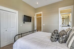 Paradise Pointe - Gorgeous 4 BR home with pool by RedAwning