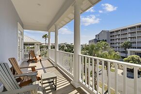 Paradise Pointe - Gorgeous 4 BR home with pool by RedAwning