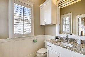 Paradise Pointe - Gorgeous 4 BR home with pool by RedAwning