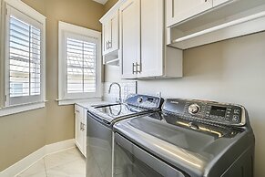 Paradise Pointe - Gorgeous 4 BR home with pool by RedAwning