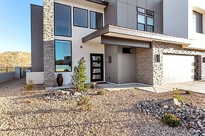 Luxury Zion Desert Getaway 8 Bedroom Townhouse by RedAwning