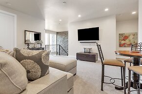 Luxury Zion Desert Getaway 8 Bedroom Townhouse by RedAwning