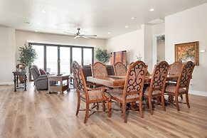 Luxury Zion Desert Getaway 8 Bedroom Townhouse by RedAwning