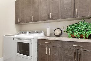 Luxury Zion Desert Getaway 8 Bedroom Townhouse by RedAwning