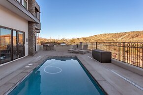 Luxury Zion Desert Getaway 8 Bedroom Townhouse by RedAwning