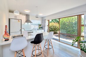 Bright 3 Bedroom near St Lukes Mall 3