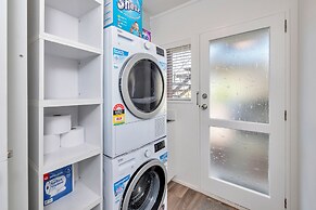 Bright 3 Bedroom near St Lukes Mall 3