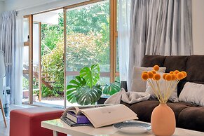 Bright 3 Bedroom near St Lukes Mall 3