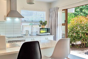 Bright 3 Bedroom near St Lukes Mall 3