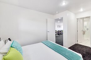 Stylish Central 2 Bedroom Apartment