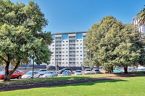 Stylish Central 2 Bedroom Apartment