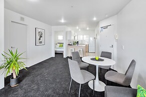 Stylish Central 2 Bedroom Apartment