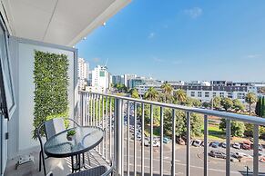 Stylish Central 2 Bedroom Apartment