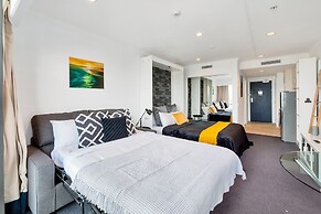 Sea City Views Takapuna Studio w Carpark