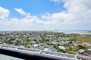 Sea City Views Takapuna Studio w Carpark