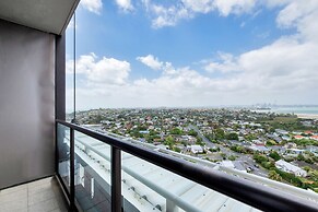 Sea City Views Takapuna Studio w Carpark
