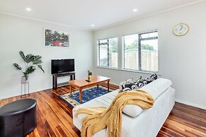 Kiwi Holiday Home near Airport
