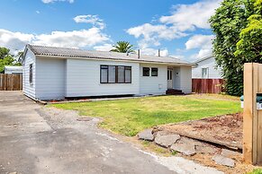 Kiwi Holiday Home near Airport