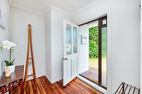 Kiwi Holiday Home near Airport