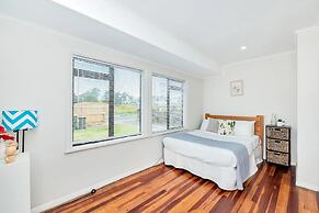 Kiwi Holiday Home near Airport