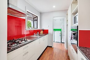 Kiwi Holiday Home near Airport