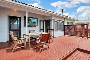 Kiwi Holiday Home near Airport