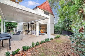 Castor Bay Home near Albany Sleeps 9