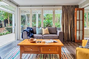 Castor Bay Home near Albany Sleeps 9