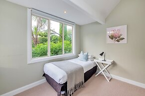 Castor Bay Home near Albany Sleeps 9